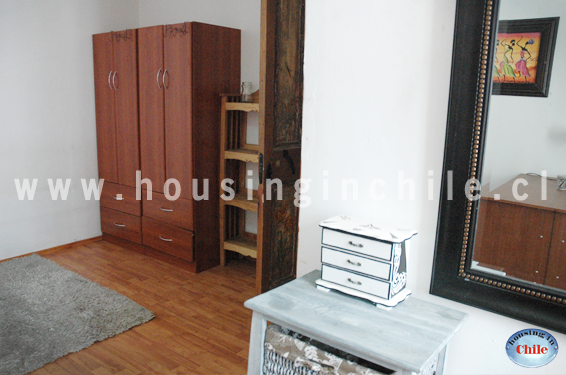 RE-EG: Habitación 11 single o doble (20 m2) con dos armarios y escritorios