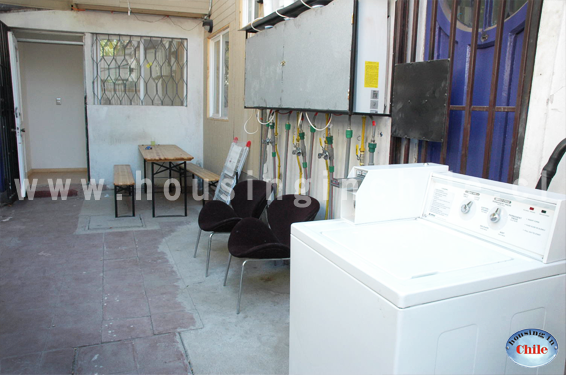 RE-GS2: Area de lavanderia con lavadora y secadora