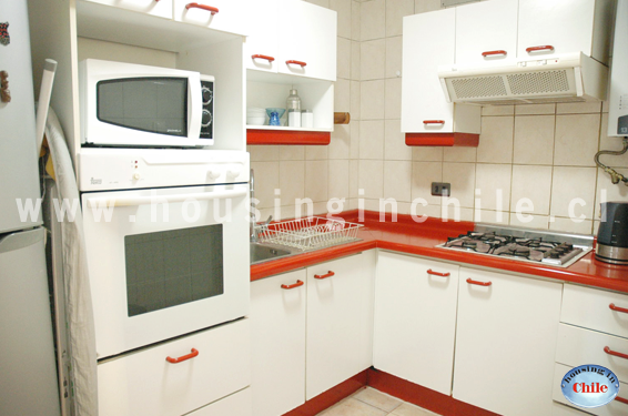SH-MB: Kitchen with a gas hob and electric oven