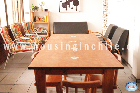 RE-EG: Dining and lounge area