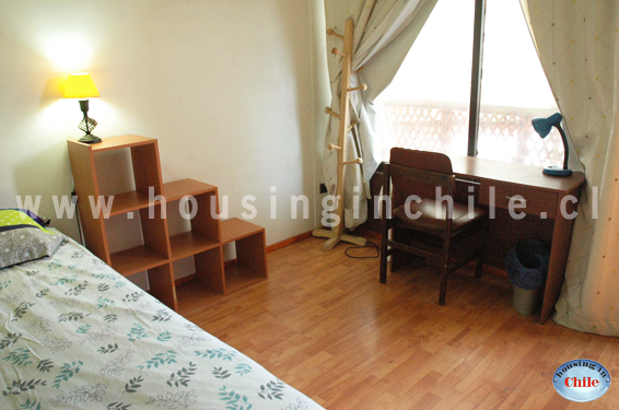 RE-EG: Single room 8 (10 m2) with window to the terrace