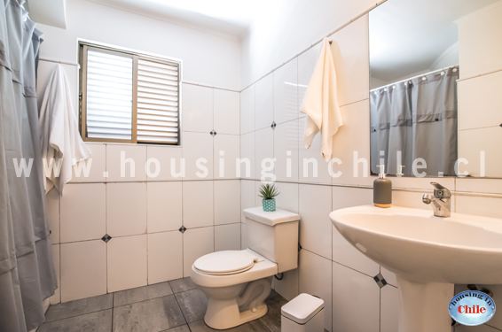 RE-HO: Shared bathroom